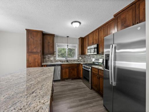 16-web-or-mls-5900 W 139th St (101 of 187).jpg