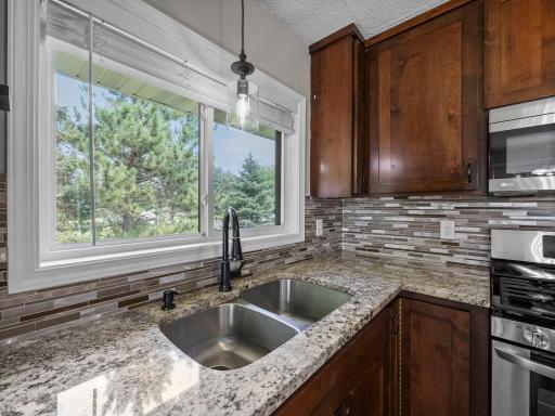 18-web-or-mls-5900 W 139th St (109 of 187).jpg