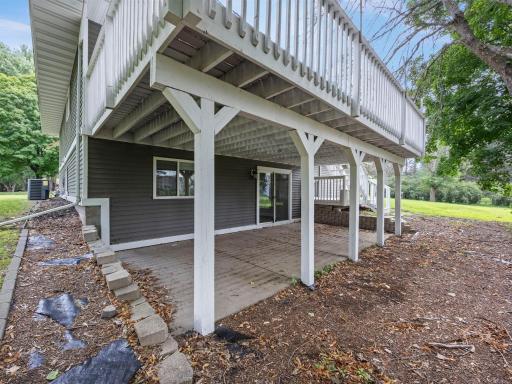 52-web-or-mls-5900 W 139th St (49 of 187).jpg