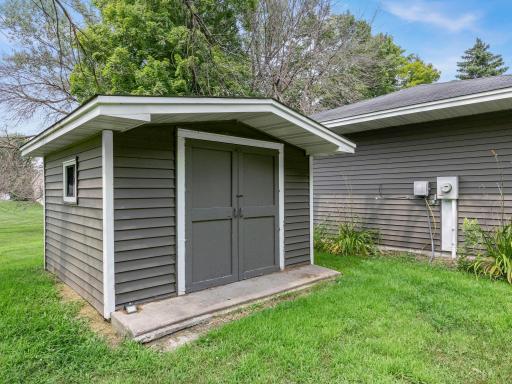 49-web-or-mls-5900 W 139th St (40 of 187).jpg