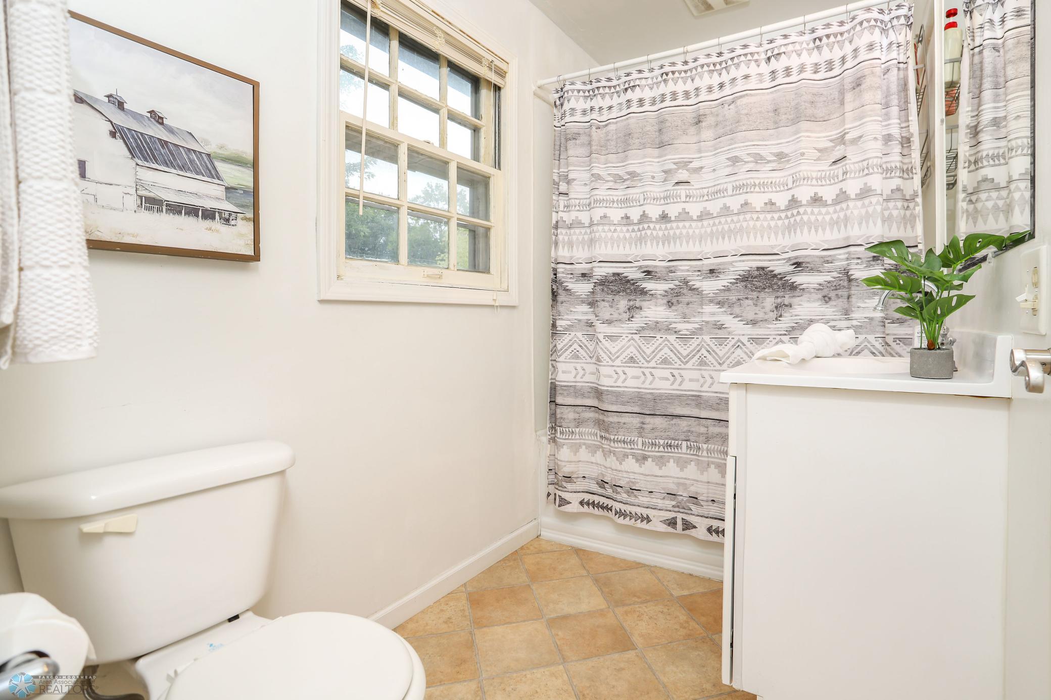 Full bath upstairs