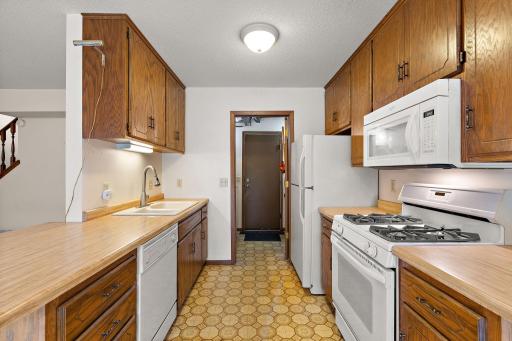 17553 Ionia Path, Lakeville, MN 55044
