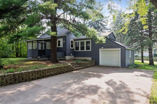 2271 Western Avenue N, Roseville, MN 55113