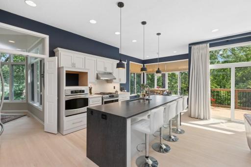 Updated kitchen - perfect for gourmet entertaining