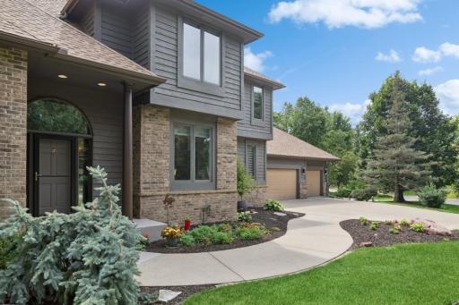 14701 Summit Oaks Drive, Burnsville, MN 55337