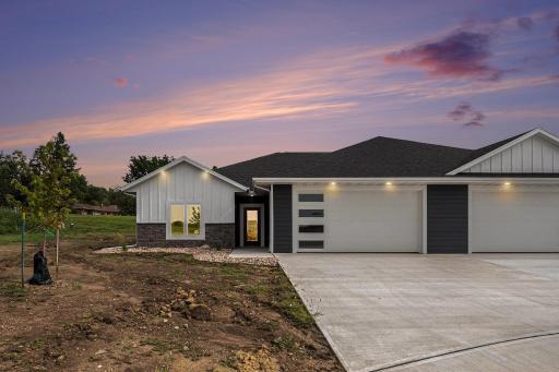 717 Tallgrass Circle, Luverne, MN 56156