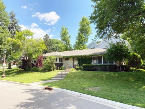 650 Mount Curve Boulevard, Saint Paul, MN 55116
