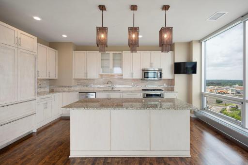 3209 Galleria, 1008, Minneapolis, MN 55435