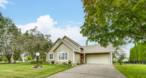 1900 Oak Glen Trail, Stillwater, MN 55082