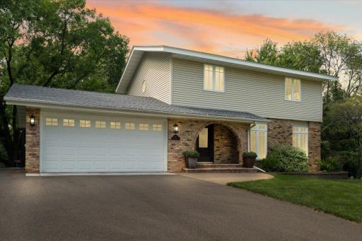 815 Pineview Lane N, Minneapolis, MN 55441