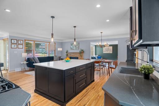 large living space - great for entertaining