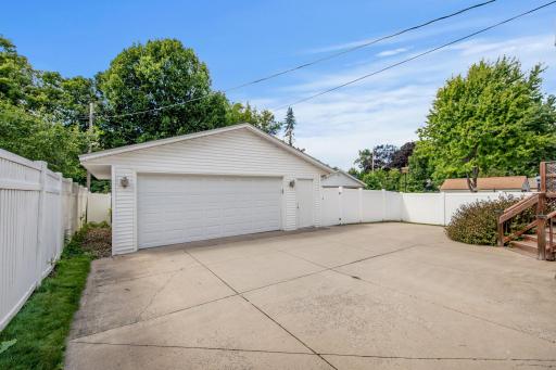 3940 Xenwood Avenue S, Saint Louis Park, MN 55416