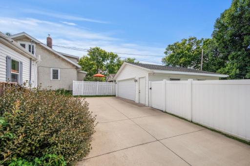 3940 Xenwood Avenue S, Saint Louis Park, MN 55416