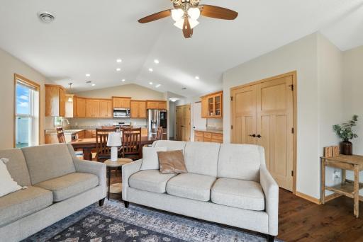 1389 Robert Creek Curve, Belle Plaine, MN 56011