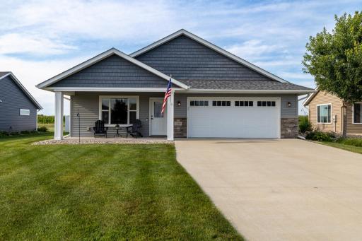 1389 Robert Creek Curve, Belle Plaine, MN 56011