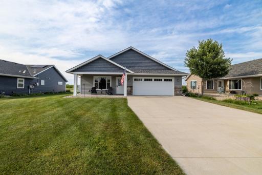 1389 Robert Creek Curve, Belle Plaine, MN 56011