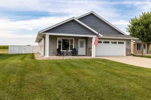 1389 Robert Creek Curve, Belle Plaine, MN 56011