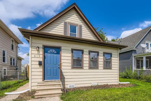 915 Fuller Avenue, Saint Paul, MN 55104