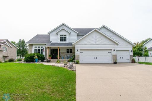 3304 44th Avenue S, Fargo, ND 58104