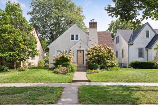 1544 Asbury Street, Saint Paul, MN 55108