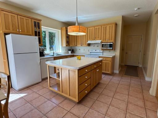 40101 River Oaks Drive, Roseau, MN 56751