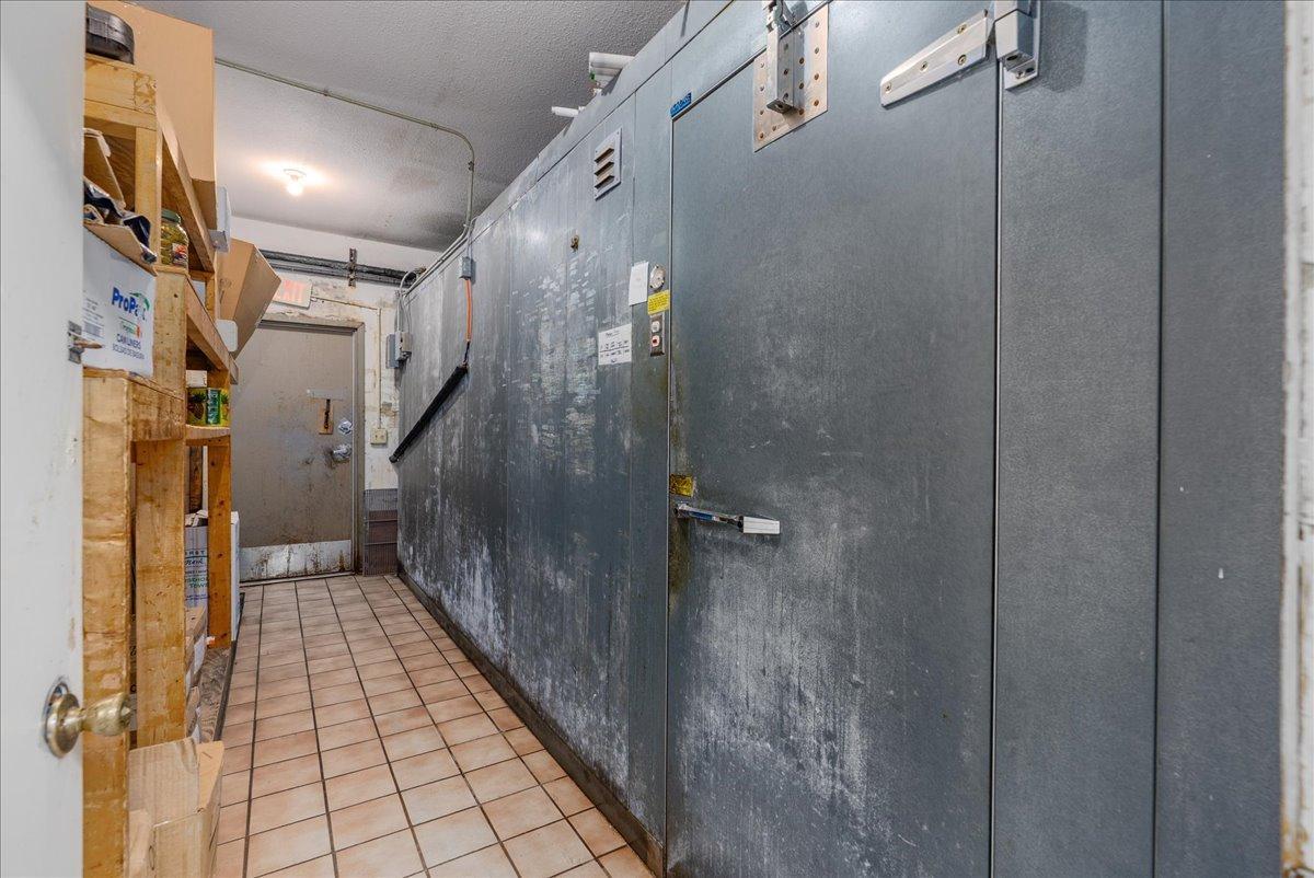 22-Kitchen.jpg