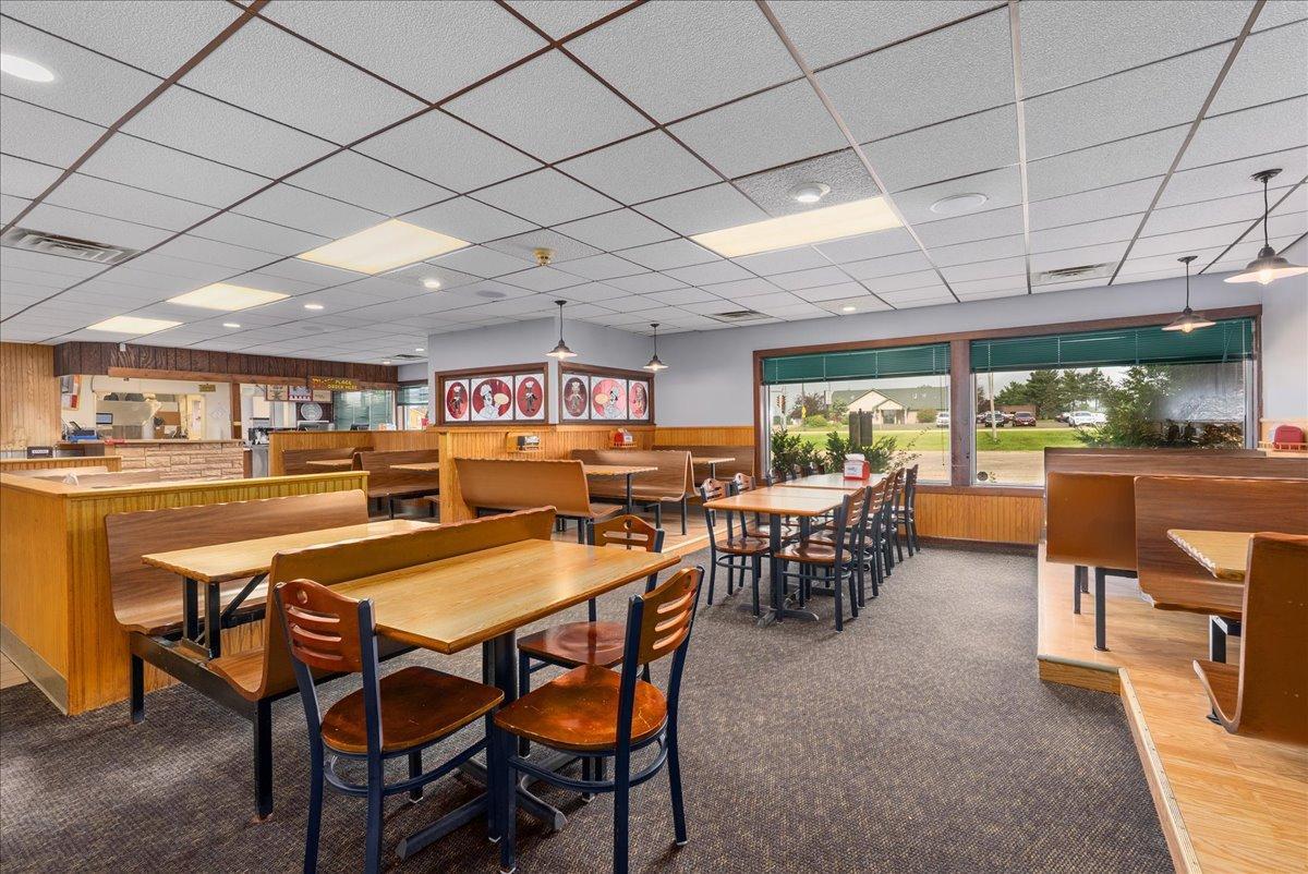 03-Dining Area.jpg