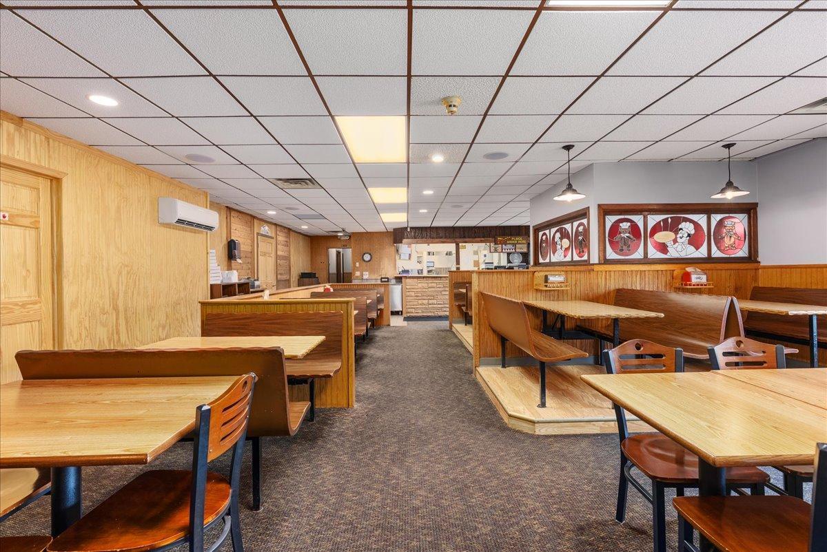07-Dining Area.jpg