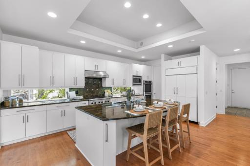 8692 Wynstone Pass, Eden Prairie, MN 55347