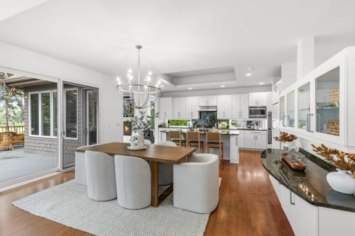8692 Wynstone Pass, Eden Prairie, MN 55347