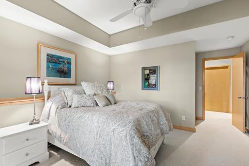 8692 Wynstone Pass, Eden Prairie, MN 55347