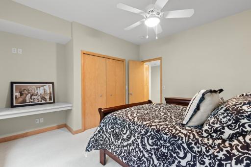 8692 Wynstone Pass, Eden Prairie, MN 55347