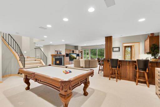 8692 Wynstone Pass, Eden Prairie, MN 55347