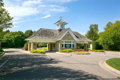 8692 Wynstone Pass, Eden Prairie, MN 55347