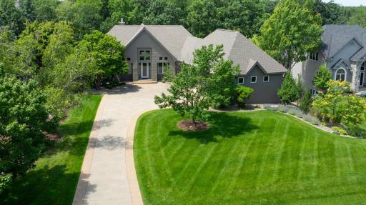 8692 Wynstone Pass, Eden Prairie, MN 55347