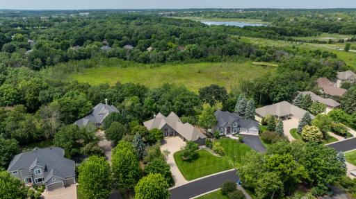 8692 Wynstone Pass, Eden Prairie, MN 55347