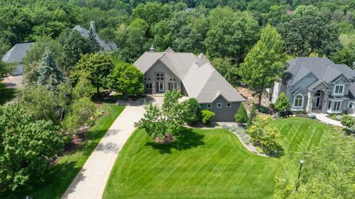8692 Wynstone Pass, Eden Prairie, MN 55347