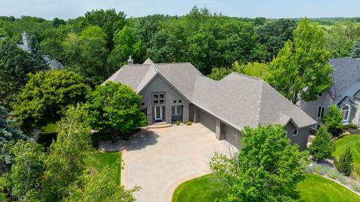 8692 Wynstone Pass, Eden Prairie, MN 55347