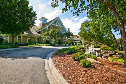 8692 Wynstone Pass, Eden Prairie, MN 55347