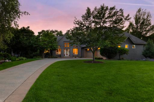 8692 Wynstone Pass, Eden Prairie, MN 55347