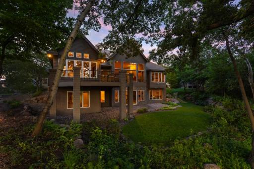 8692 Wynstone Pass, Eden Prairie, MN 55347