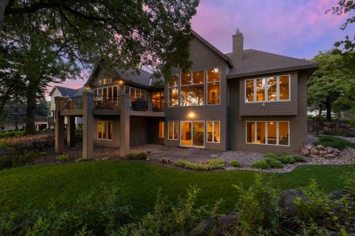 8692 Wynstone Pass, Eden Prairie, MN 55347