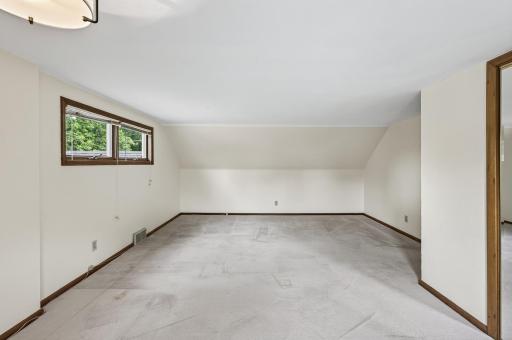 359 County Road B W, Roseville, MN 55113