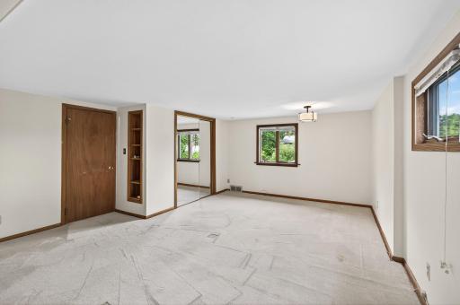 359 County Road B W, Roseville, MN 55113