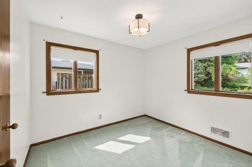359 County Road B W, Roseville, MN 55113