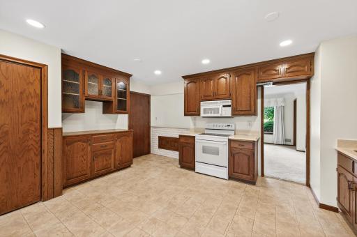 359 County Road B W, Roseville, MN 55113
