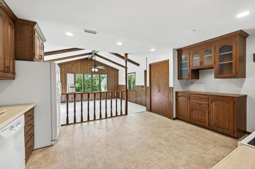 359 County Road B W, Roseville, MN 55113