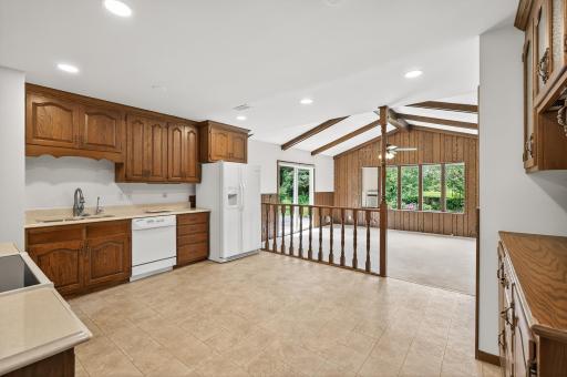 359 County Road B W, Roseville, MN 55113
