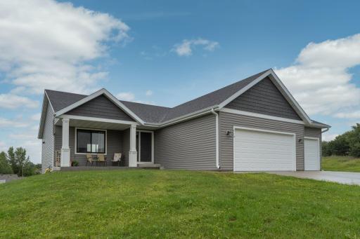 710 Strafford Drive, Zumbrota, MN 55992
