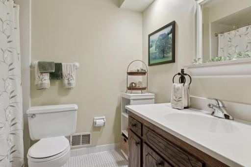 4000 W 100th Street, Bloomington, MN 55437